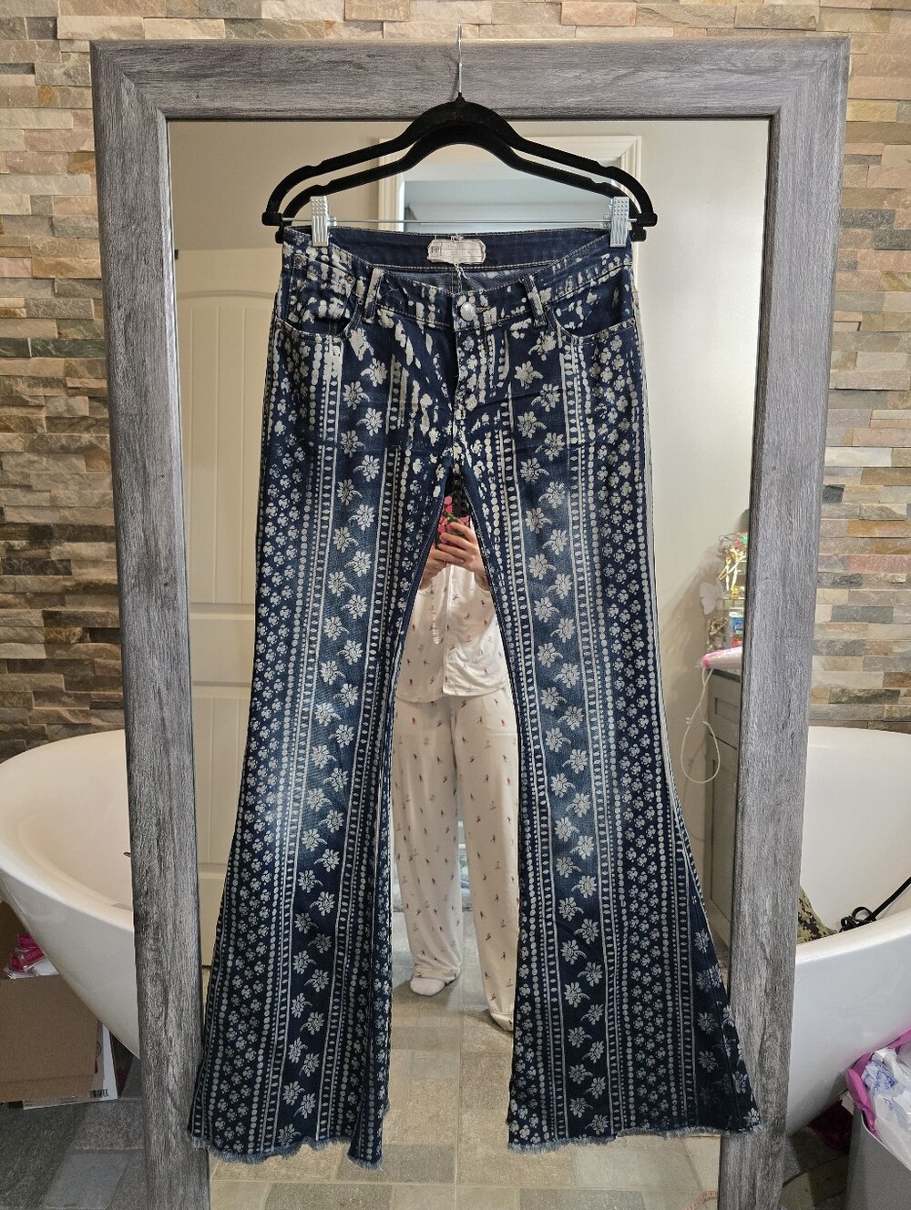 NWOT Free People Low Rise Flare Bell Bottom Jeans Cotton Mantra Hippie Blue 25 - Picture 3 of 13